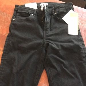 Skinny jeans, body shaping